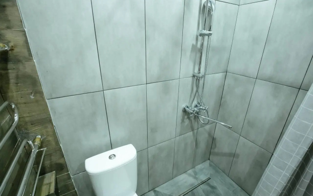 Moskovskij 18/2 Odnokomnatnye apartamenty-studija rjadom s Kadetskim uchilischem