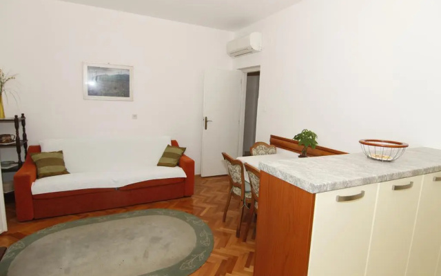 Apartment Tomy