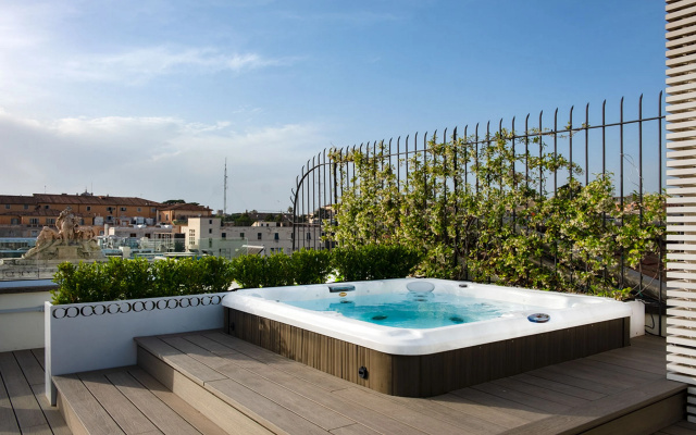 Отель The Glam
