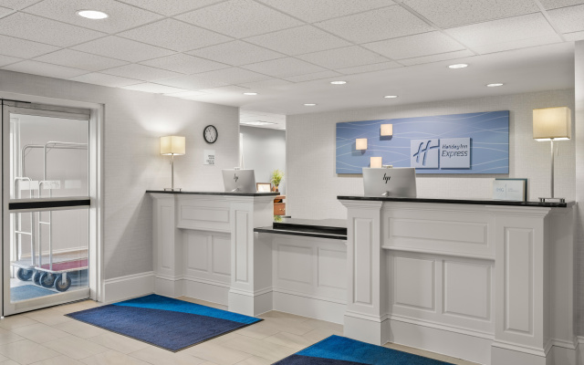 Holiday Inn Express & Suites New Buffalo by IHG