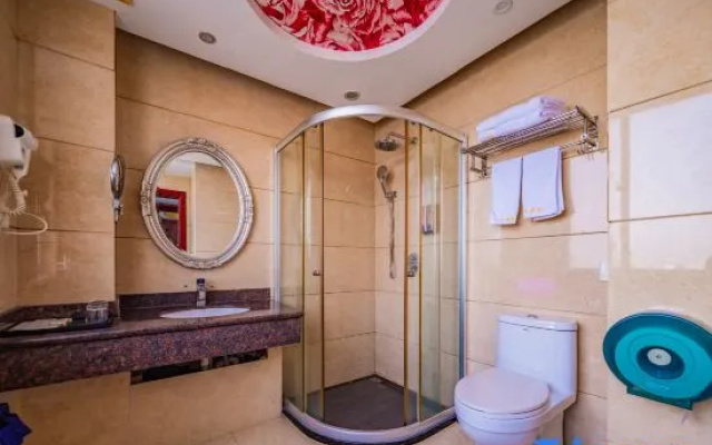 Tiancheng Business Hotel (Pingxiang College)