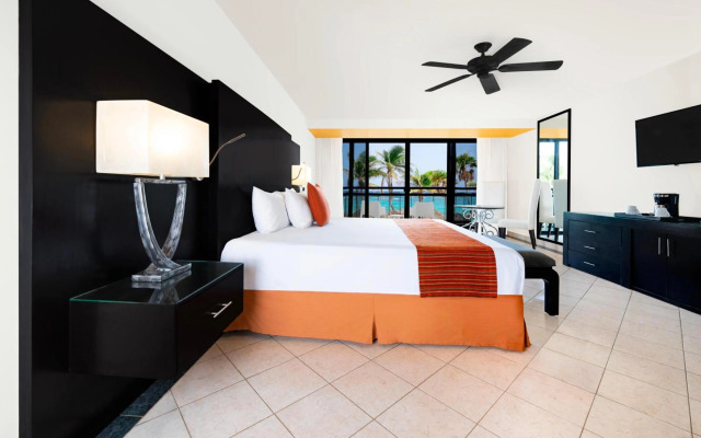 Grand Oasis Riviera