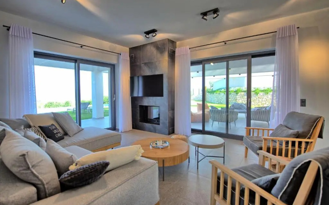 Luxury Villa Ebellina by MediterraneanVillas