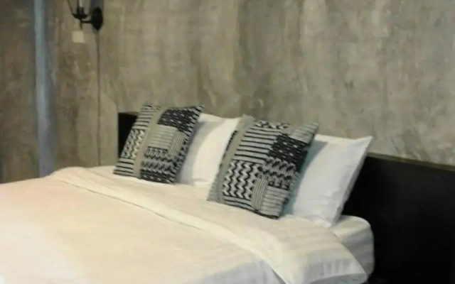 Come Moon Loft Hotel