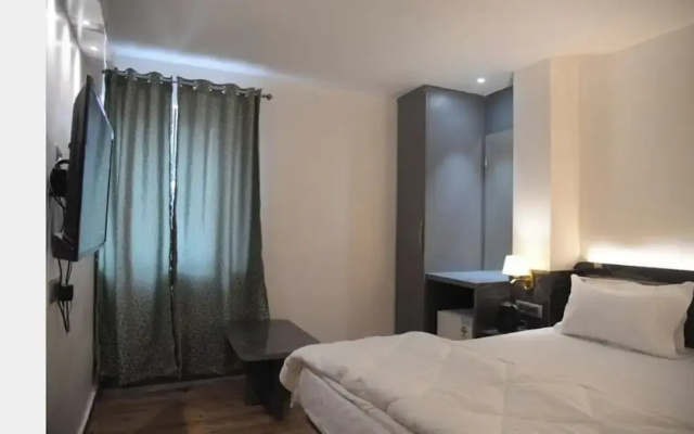 Hotel Golden Leaf