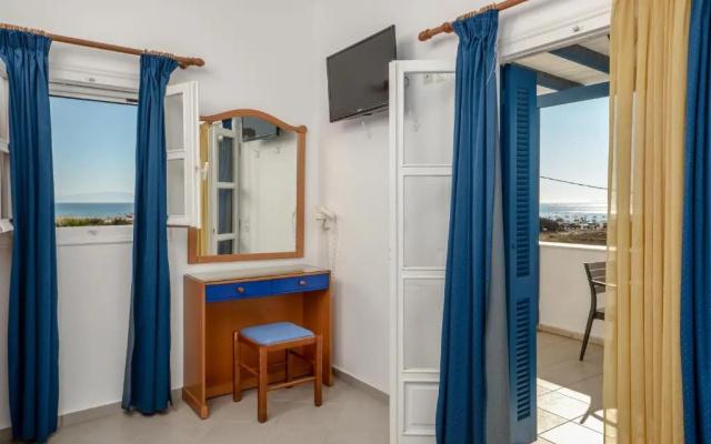 Crystal Naxos 1 Studios at Mikri Vigla