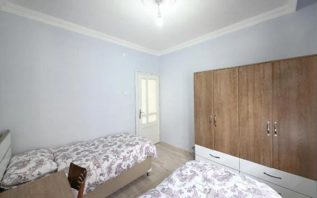 Adali Hostel Pansi̇yon