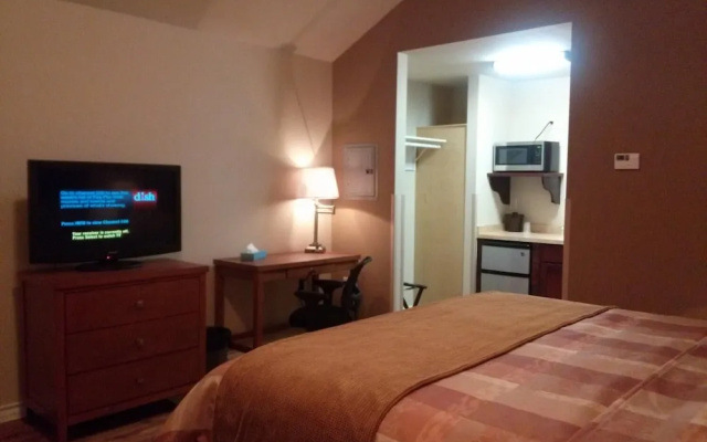 FieldHouse Inn