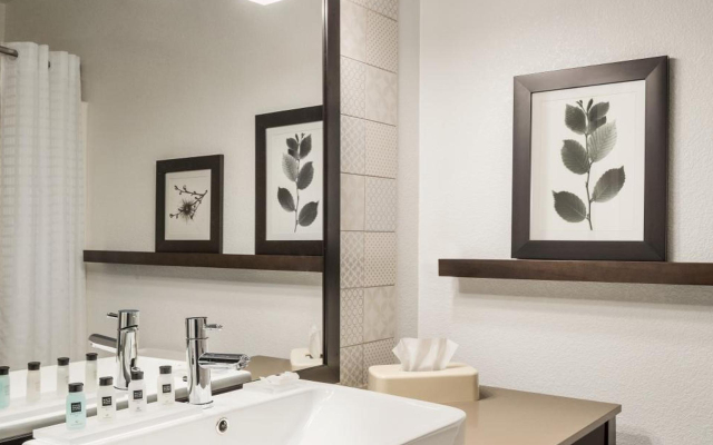 Country Inn & Suites by Radisson, Novi, MI