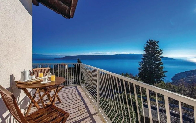Holiday Home Sea View