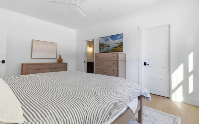 Van Duyne North Airy Escape