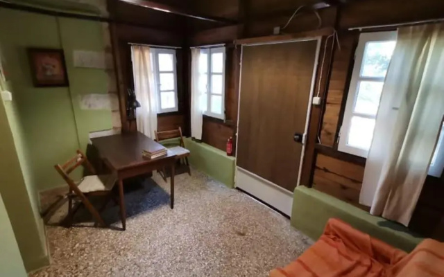 Korakies private traditional house ,2000sqm yard
