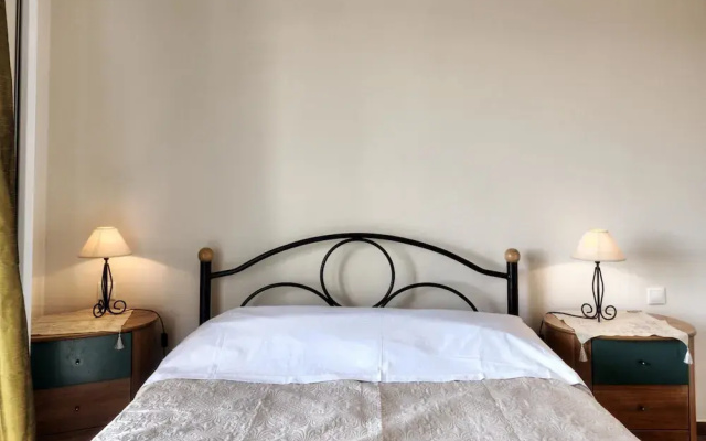 L'appartment de la riviere  by CorfuEscapes