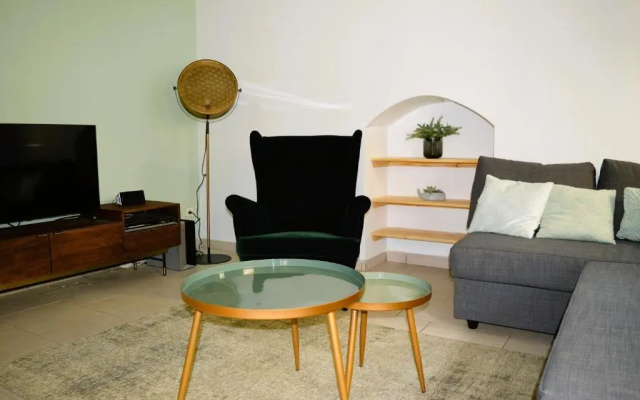 Halte Lutine - Maison Chaleureuse En Pierres