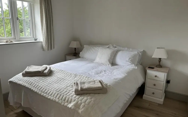 Lodge/ Kingbed/ Privg/ Petsok/ Freep/ Wifi