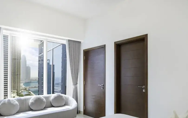 LUX  The West Wharf Canal View Suite