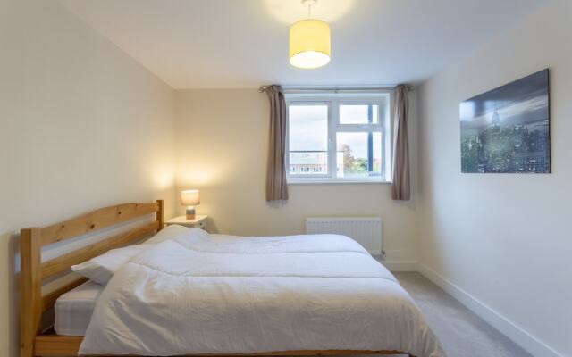 Отель 3 Bedroom Apartment in South London Великобритания, Лондон - отзывы, цены и фото номеров - забронировать отель 3 Bedroom Apartment in South London онлайн комната для гостей