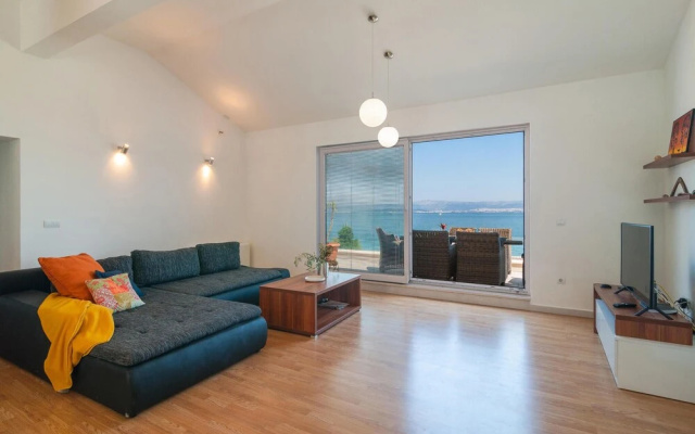 Beautiful Apartment in Sutivan With Wifi and 3 Bedrooms
