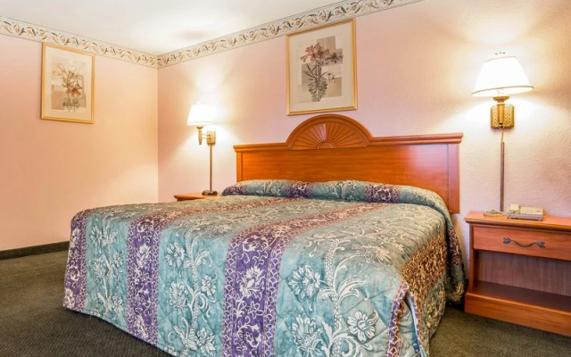 Rodeway Inn Convention Center