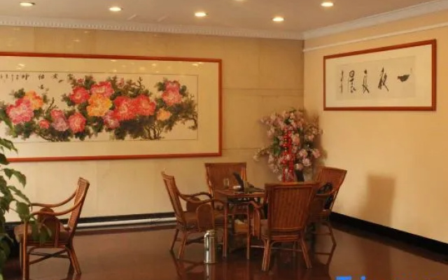 Jinqiao Hotel