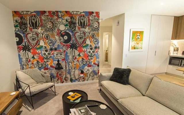Funk in the City - Luxury Laneway Apartment