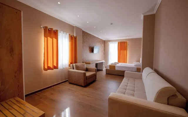 Lider Hotel