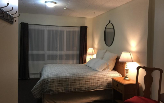 Lakeside Inn