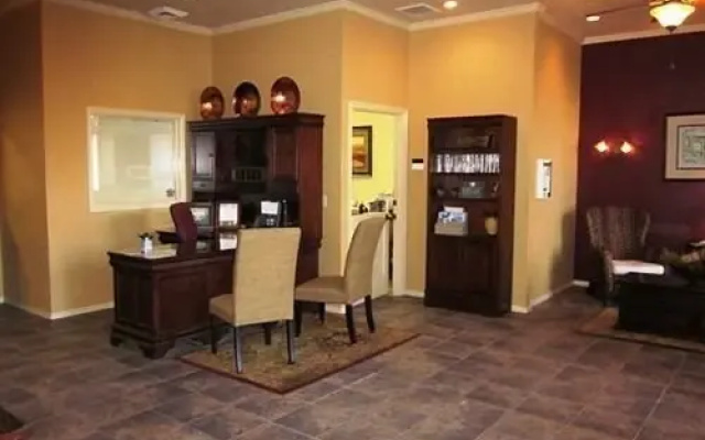 River Oaks Suites & Apartments