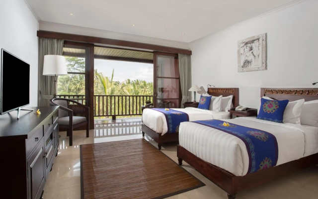 Отель Dwaraka The Royal Villas