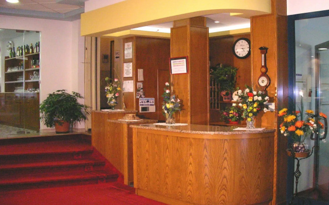 Hotel Trovatore