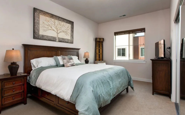 Two-Bedroom Townhome in Newpark Terrace by RedAwning