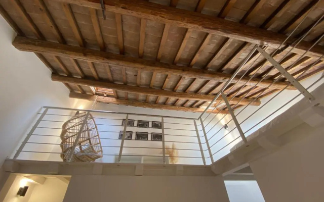 Palazzina privata di due piani con soppalco