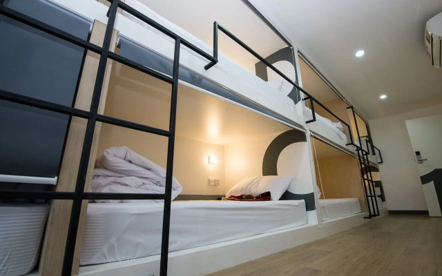 MonkeyNap Hostel