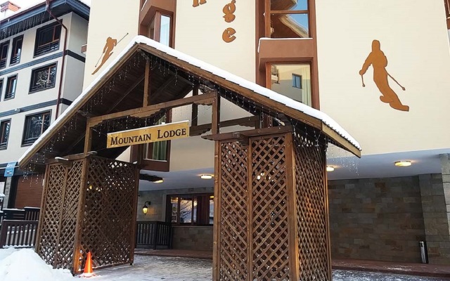 Отель Mountain Lodge вид на фасад