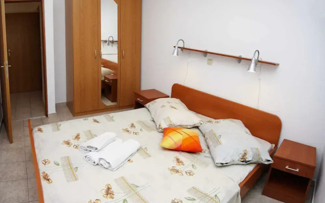 Apartments & Rooms Villa Petra