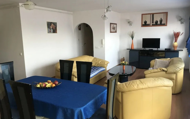 Lotusz Apartments