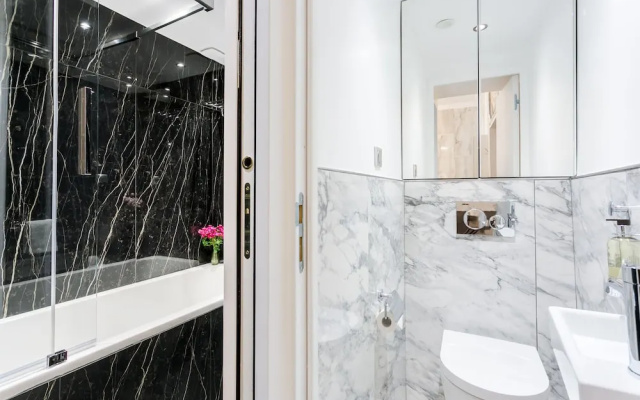 Luxury 3 Bedroom 2 Bathroom Palace Apartment - AC - Louvre