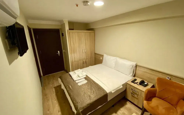 Grand Life Hotel