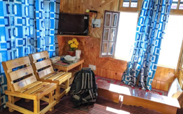 StayApart - Shruti Guest House