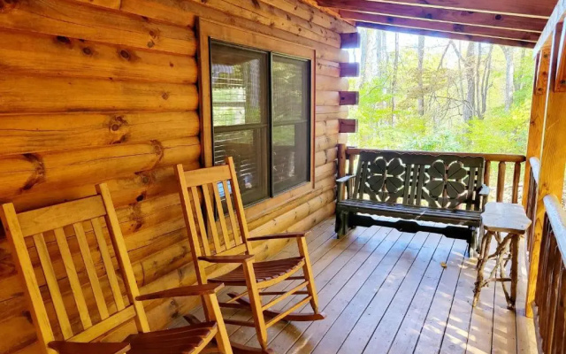 Red Wolf Cabin in Maggie Valley