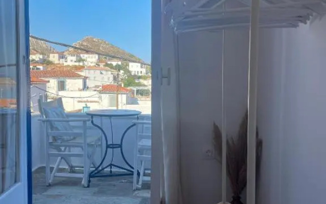 Zoe Apartments No 6 , Hydra Island Greece