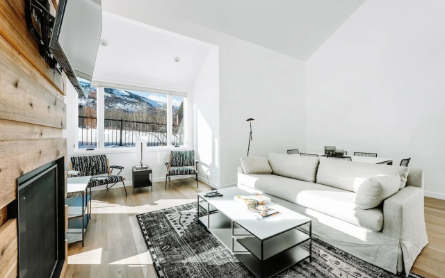 Three Kings Condominiums
