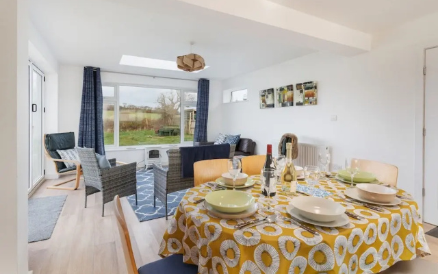 Sea Breeze Your Coastal Sanctuary in Sandown