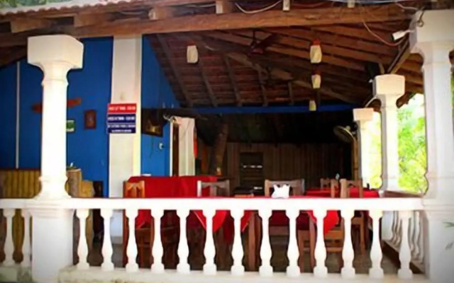 Bella Anand Resort