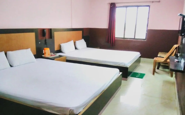 Goroomgo Samrat Palace Puri