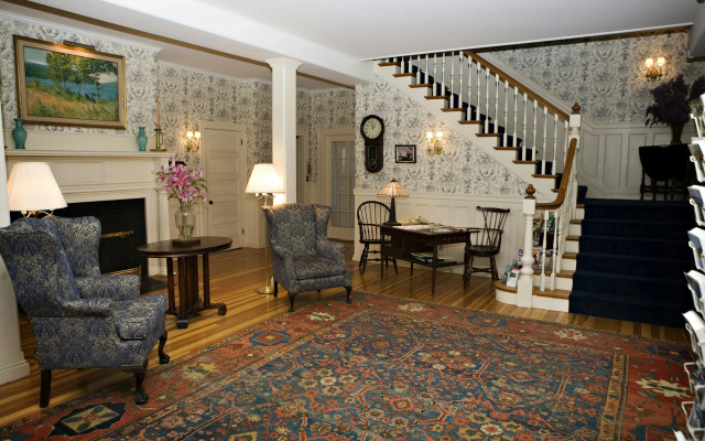Asticou Inn