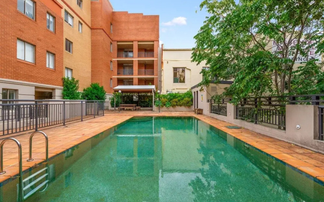 Spacious Inner-west 2-bed With Alfresco Dining