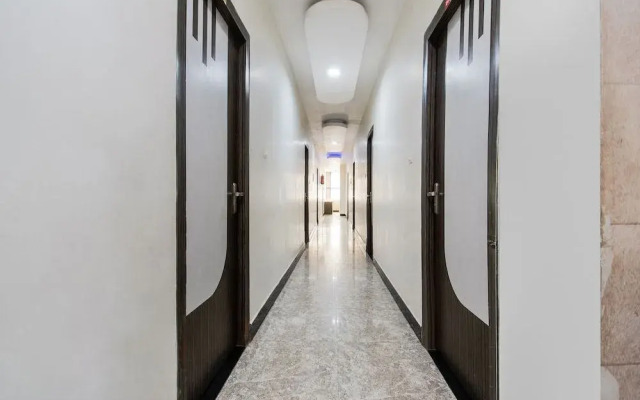 Hotel Aarav Plaza by OYO Rooms
