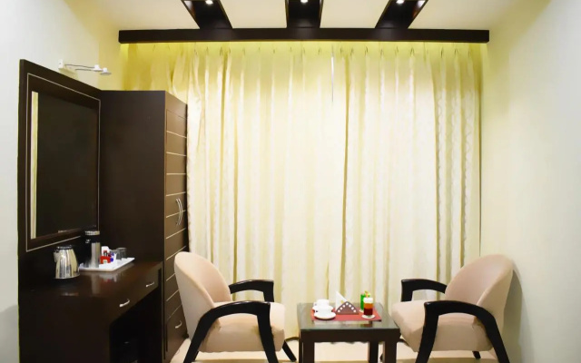 Hotel Green View - Behind Pramarth Niketan