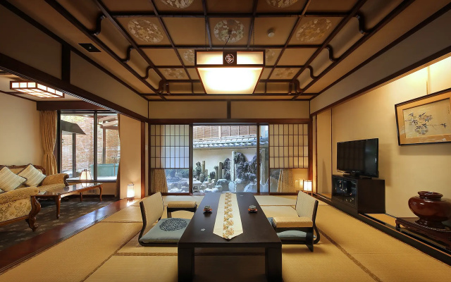 Atami Onsen Sakuraya Ryokan